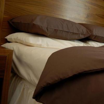 Sov, bädda sängen i vitt